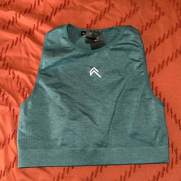 Oner active crop top size small - Picture 1 of 3